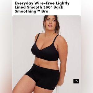 Torrid wireless back smoothing bra size 40D